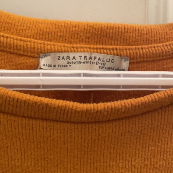 Zara Mustard Sweater with Button Details - Picture 4 of 4